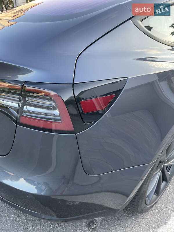 Седан Tesla Model 3 2018 в Одесі