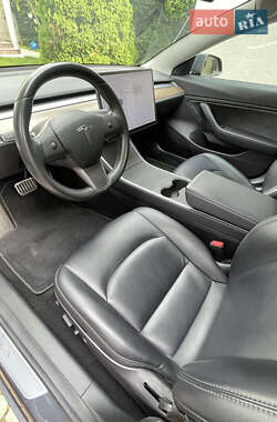 Седан Tesla Model 3 2018 в Одесі