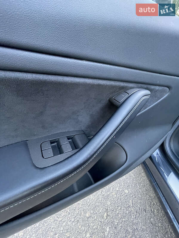 Седан Tesla Model 3 2018 в Одесі