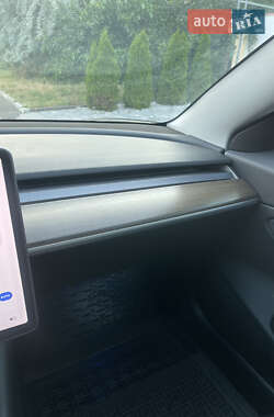 Седан Tesla Model 3 2018 в Одесі