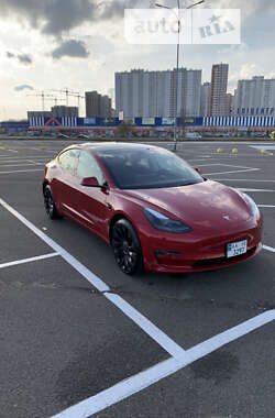 Tesla Model 3  2022