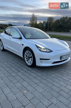 Tesla Model 3  2022