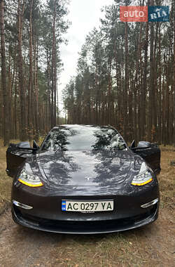Tesla Model 3  2022