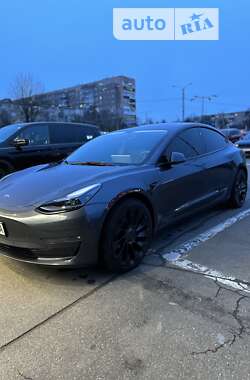 Tesla Model 3  2022