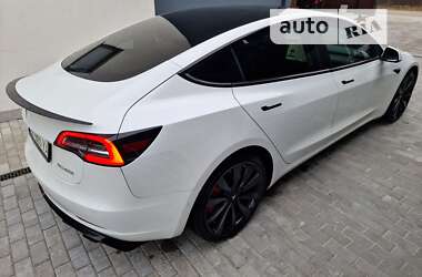 Tesla Model 3  2019