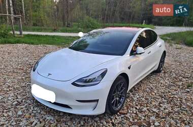 Tesla Model 3  2018