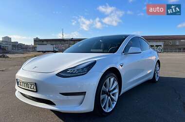 Tesla Model 3  2020