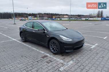 Tesla Model 3  2019