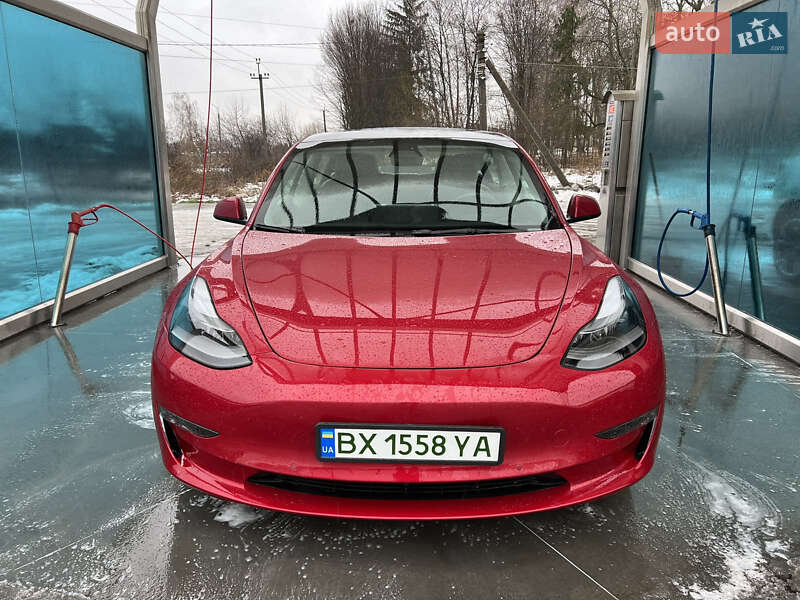 Tesla Model 3 2021 года в Хмельницке