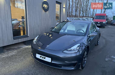 Tesla Model 3  2020