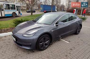 Tesla Model 3  2019