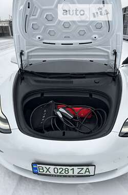 Седан Tesla Model 3 2019 в Киеве