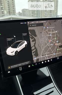 Седан Tesla Model 3 2019 в Киеве