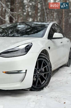 Tesla Model 3  2021