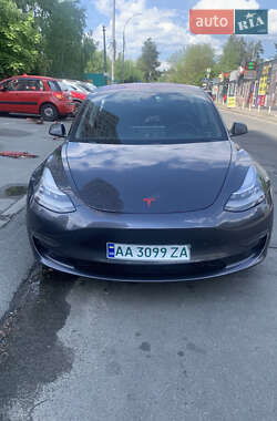 Tesla Model 3  2018