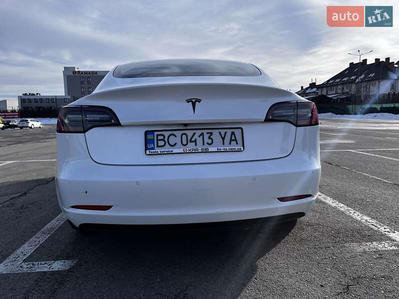 Седан Tesla Model 3 2019 в Львове