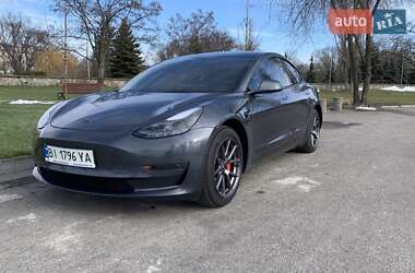 Tesla Model 3  2022