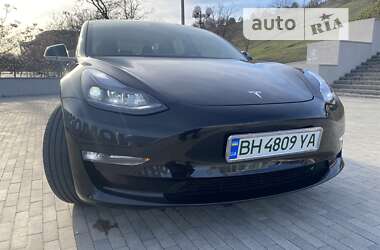 Tesla Model 3  2019