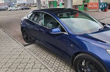 Седан Tesla Model 3 2018 в Львові