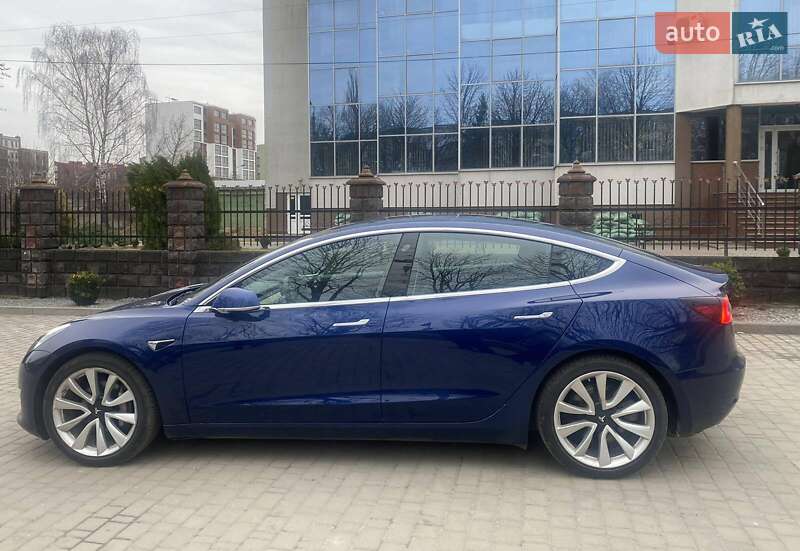 Tesla Model 3 2019