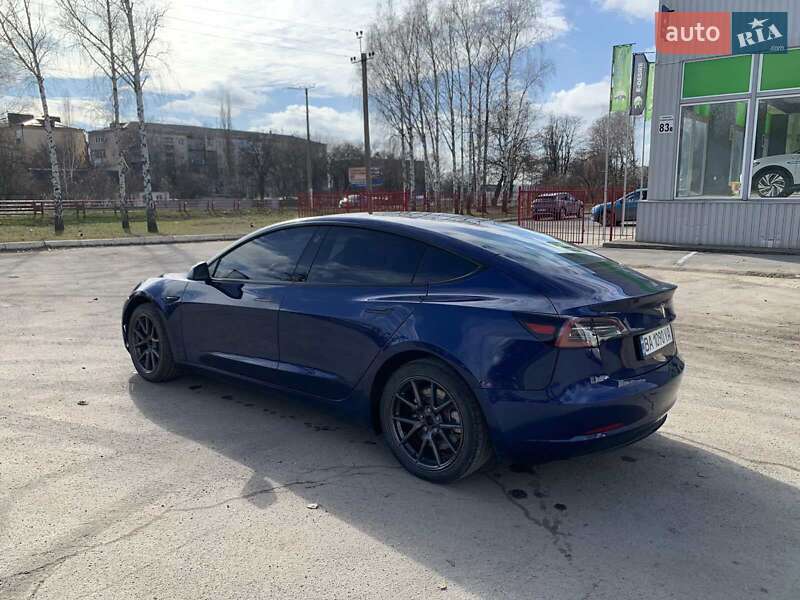 Седан Tesla Model 3 2022 в Кропивницькому