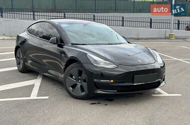 Tesla Model 3  2021