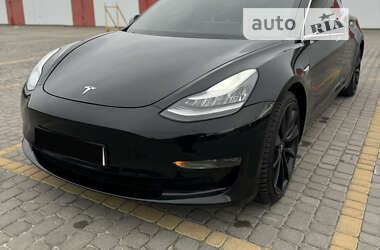 Tesla Model 3  2019
