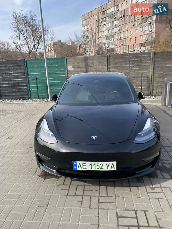 Легковые Tesla Model 3