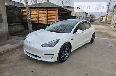 Tesla Model 3  2020