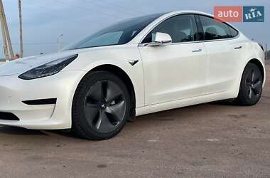 Tesla Model 3  2020