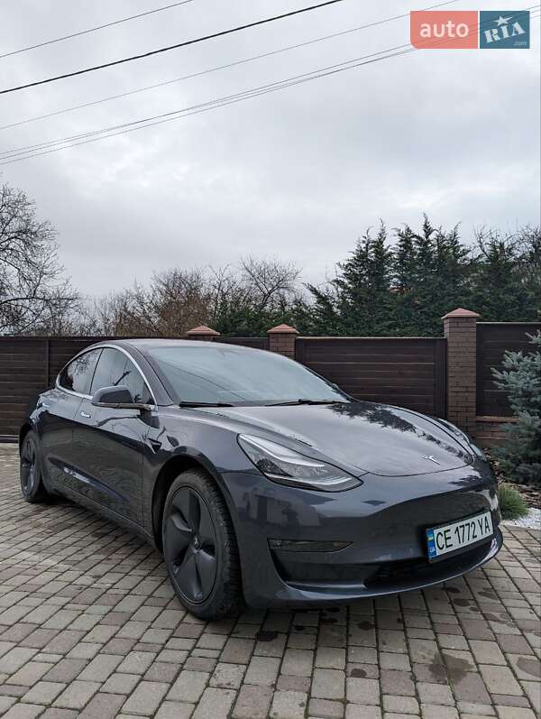 Седан Tesla Model 3 2019 в Черновцах