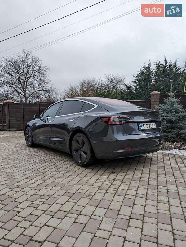 Седан Tesla Model 3 2019 в Черновцах