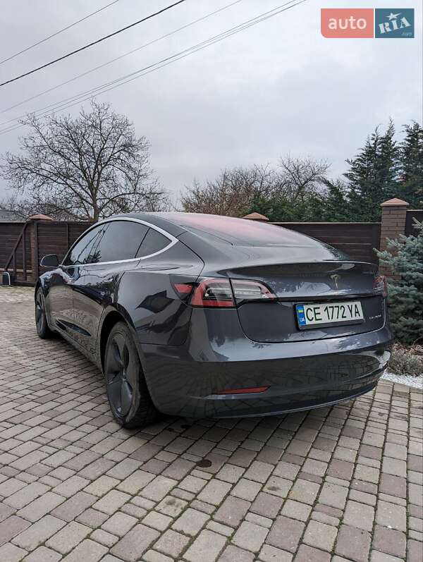Седан Tesla Model 3 2019 в Черновцах