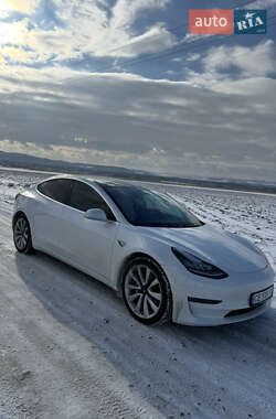 Седан Tesla Model 3 2019 в Черновцах