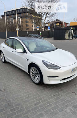 Tesla Model 3  2022