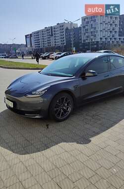 Tesla Model 3  2018