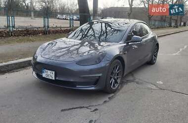 Tesla Model 3  2021