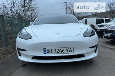 Tesla Model 3  2022