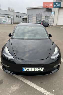 Tesla Model 3  2021