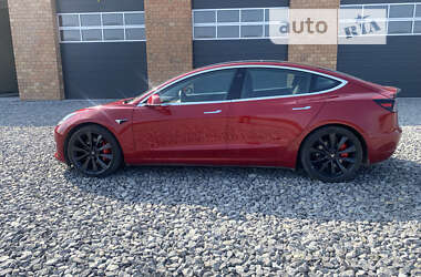 Tesla Model 3  2020