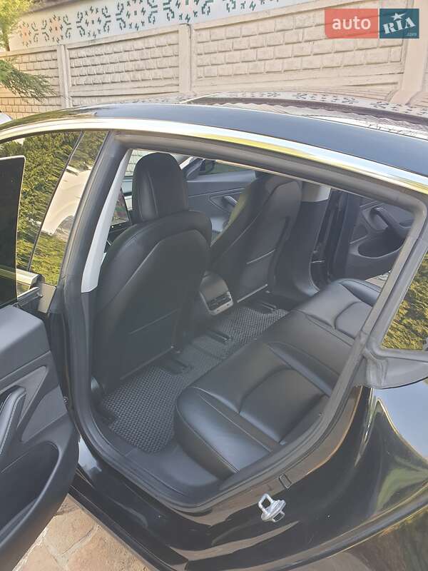 Седан Tesla Model 3 2018 в Харкові