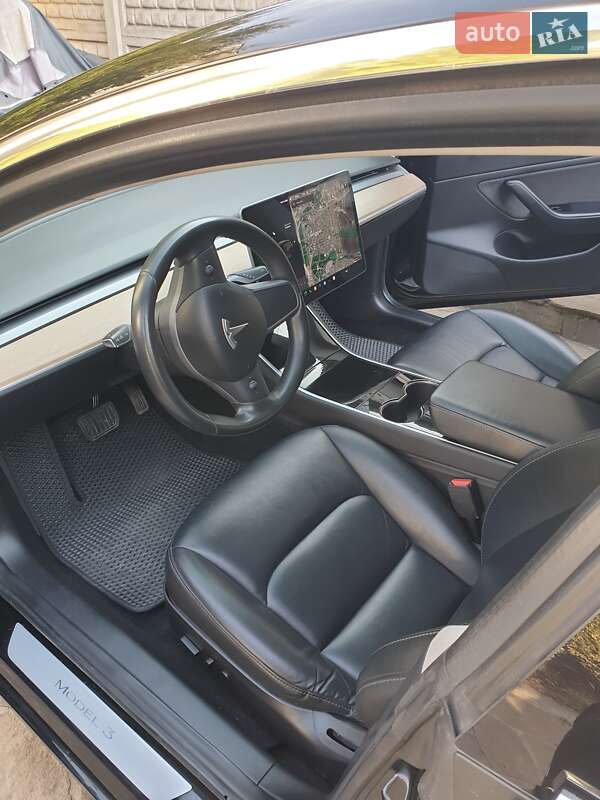 Седан Tesla Model 3 2018 в Харкові