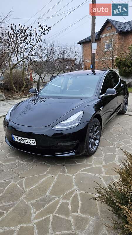 Седан Tesla Model 3 2018 в Харкові