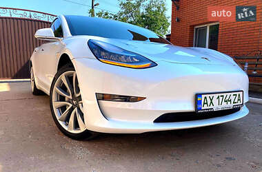 Tesla Model 3  2018