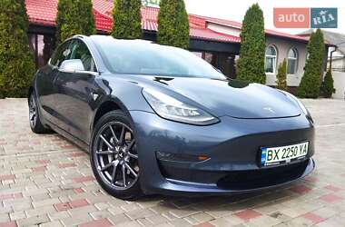 Tesla Model 3  2018
