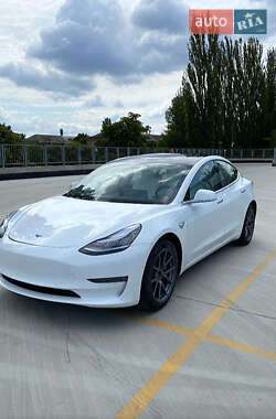 Tesla Model 3  2020