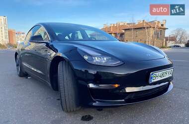 Tesla Model 3  2019