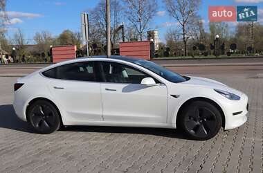 Tesla Model 3  2020