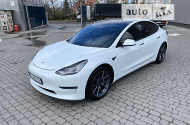Tesla Model 3  2020