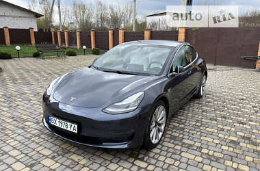 Tesla Model 3  2020